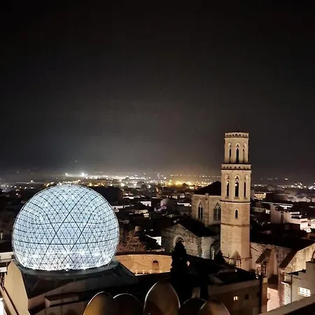 Atico Frente Al Museo Dali Διαμέρισμα *